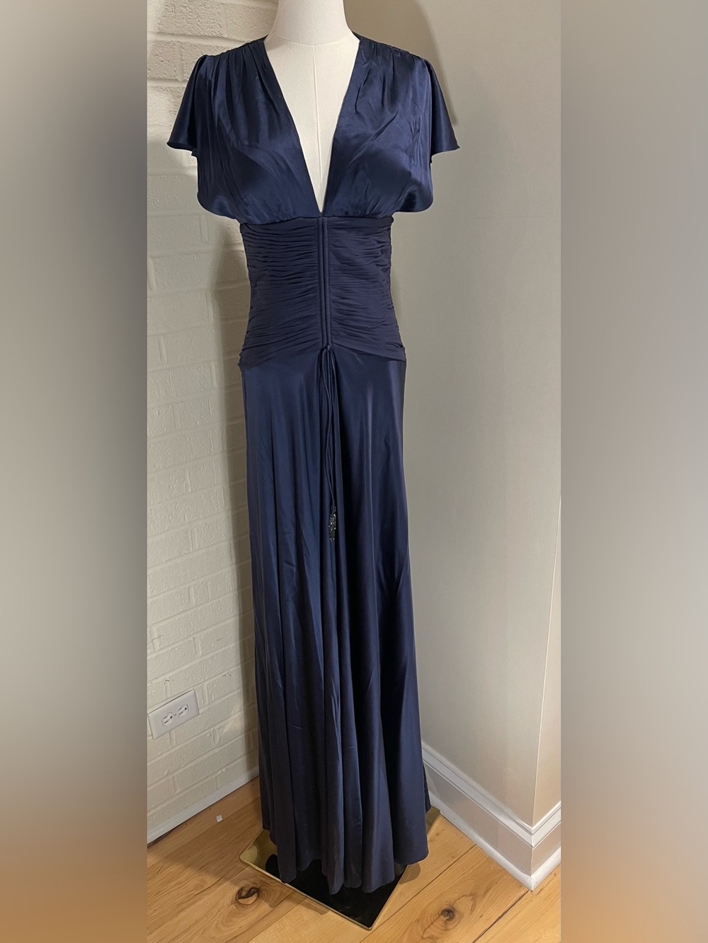 Aidan Mattox Nightline Navy Silk Ruched Plunge Evening Gown Size 6